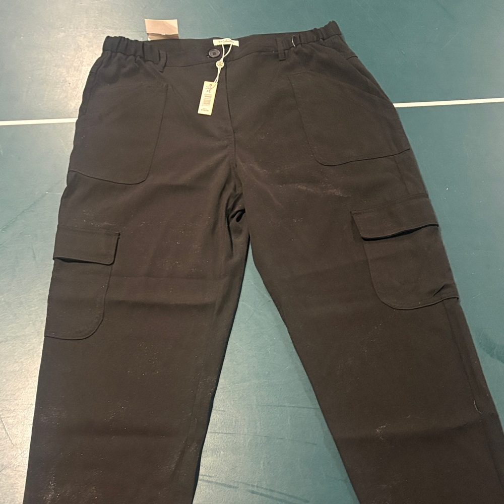 Max Studio Women's Black Cargo Pants